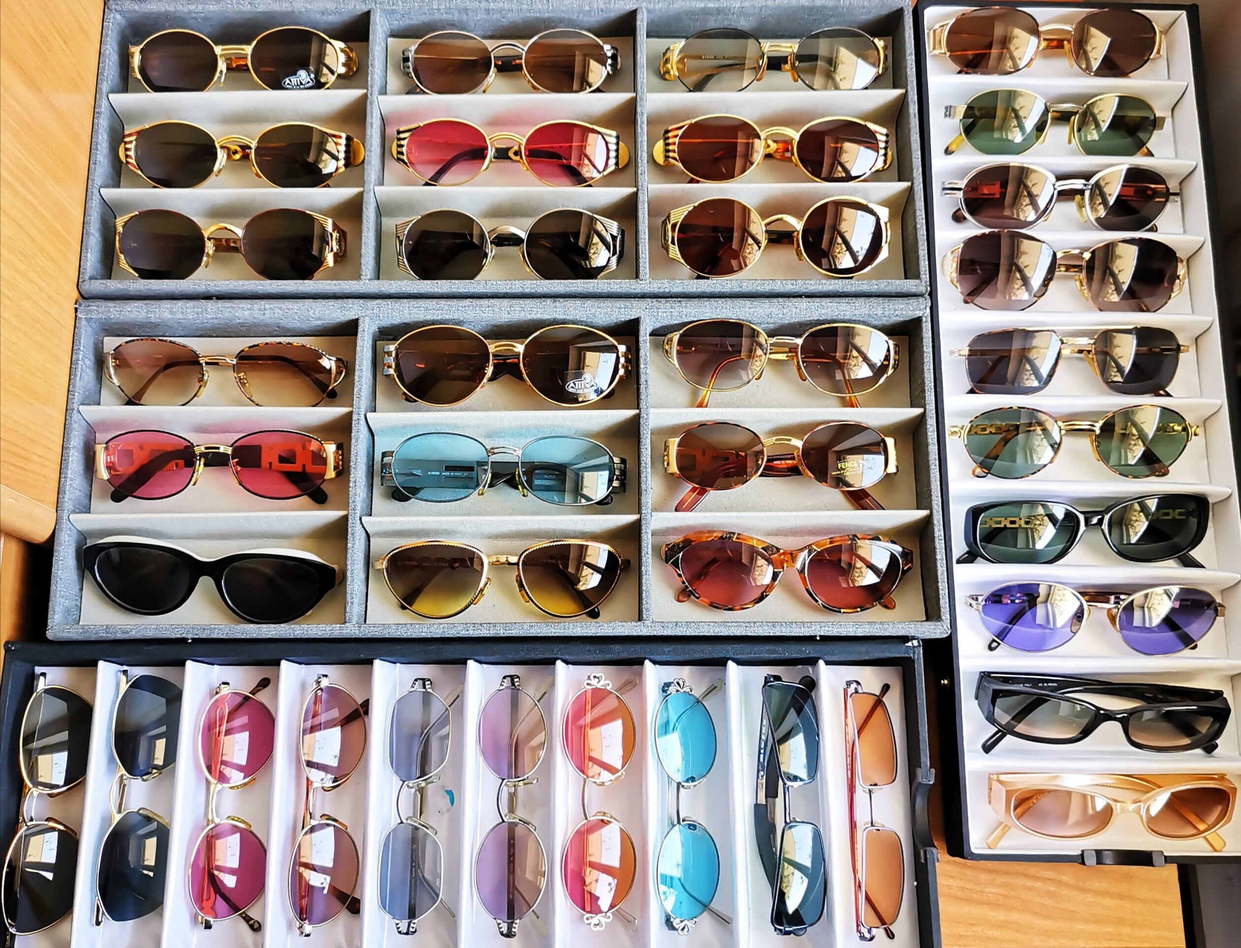 クラシックFENDIオークションタイプ FENDI Vintage Sunglasses Rare Oval Gold Square Arms