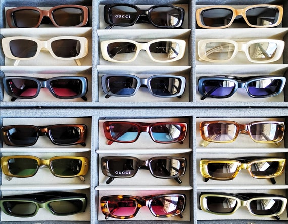 サングラス GUCCI FW23 Geometric crystal sunglasses (755248J0741 9223) Gucci™ 2023 Eyewear Collection | EyeOns.com