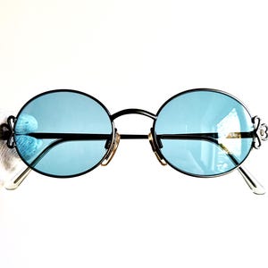 FENDI vintage Sonnenbrille selten oval runder Rahmen FENDISSIME F074 matt silber Herz Liebe Blumen Rihanna Lady Gaga hellblaue Linse neu NOS 90s
