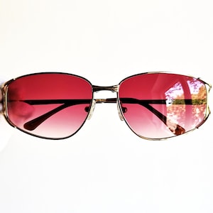 VERSACE vintage Sunglasses rare oval gold frame Gianni by GENNY 552 genuine space age Rihanna Migos 90s new pink lens drop sun small aviator