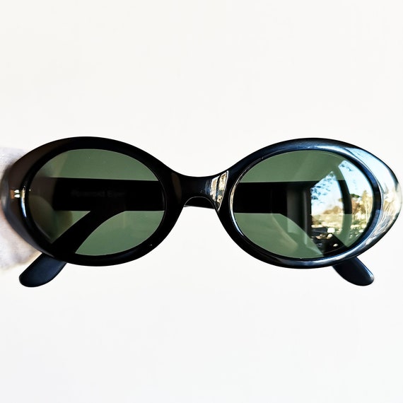 polaroid oval sunglasses