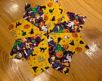 Metallic Purple Spiders /& Webs on Black 32 Arkansewn Smaller Tapered//Pencil Halloween Tree Skirt
