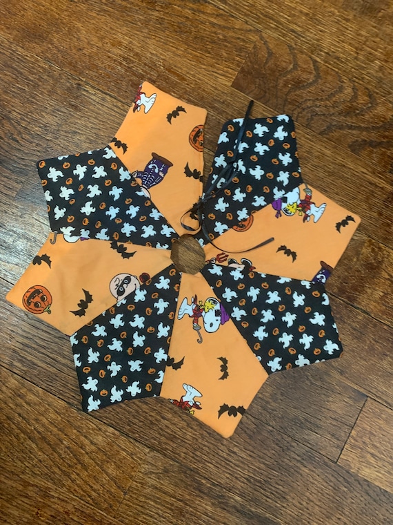 Halloween Peanuts Quilted Tree Skirt: Charlie Brown & Snoopy