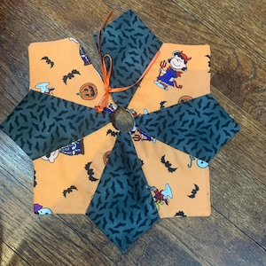 Halloween Peanuts tree skirt, 11, 18, or 22 inch diameter, table top, mini, orange and black, Charlie Brown, Snoopy, quilted, trees