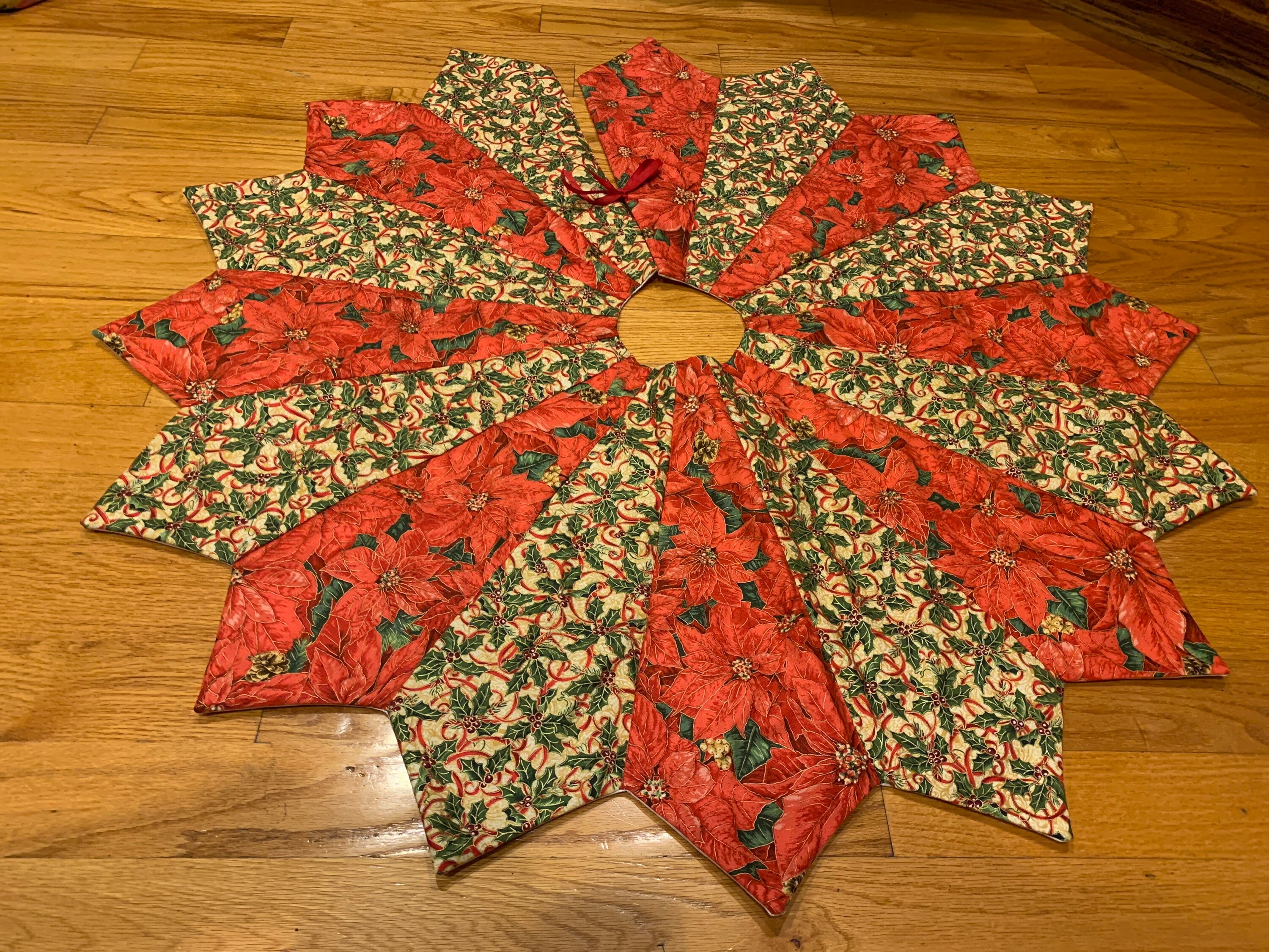 Victorian Christmas Tree Skirt 