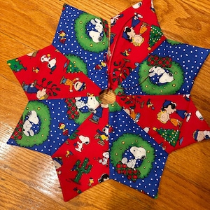 Peanuts Snoopy Christmas tree skirt, variety of diameters, table top, mini, Snoopy, Charlie Brown, quilted