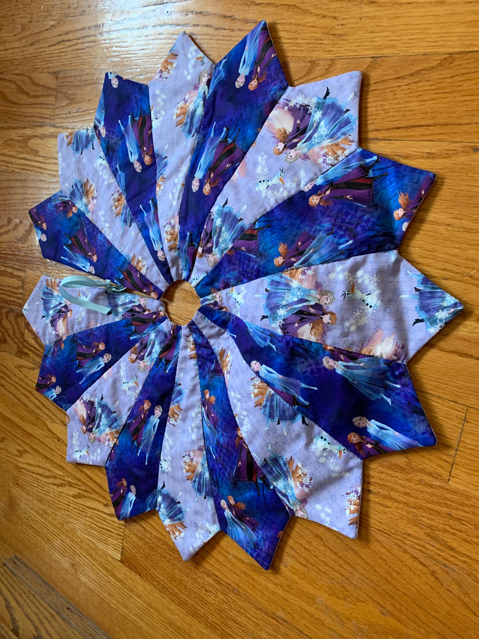 Frozen Tree Skirt 