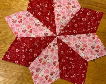 Valentine’s Day placemat, mug rug, table centerpiece, hearts, pink, red, shiny