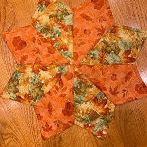 Autumn fall placemat, mug rug, table centerpiece, rust, brown, earth tones, leaves,