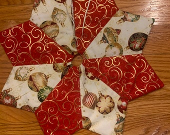 Christmas tree skirt, 11, 18, 22, 26, 29, or 36 inch diameter, Victorian, cream, red, gold, quilted, ornaments