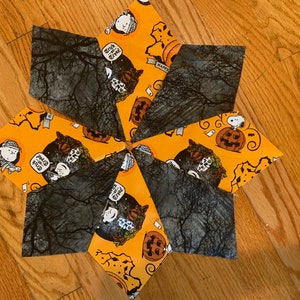 Halloween Peanuts tree skirt, 11, 18, or 22 inch diameter, table top, mini, orange and black, Charlie Brown, Snoopy, quilted, trees