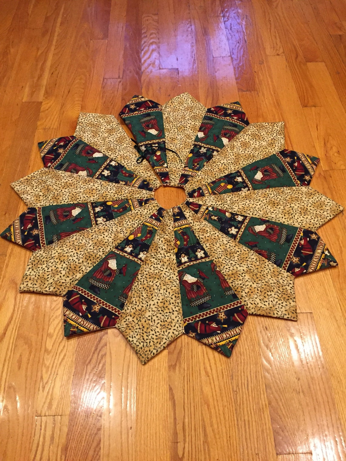 Gingerbread Christmas Tree Skirt 