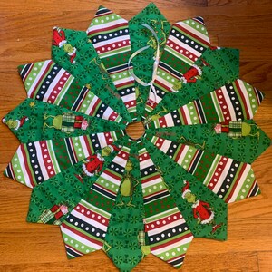Grinch Christmas Tree Skirt: Quilted Holiday Decor (42 inch)