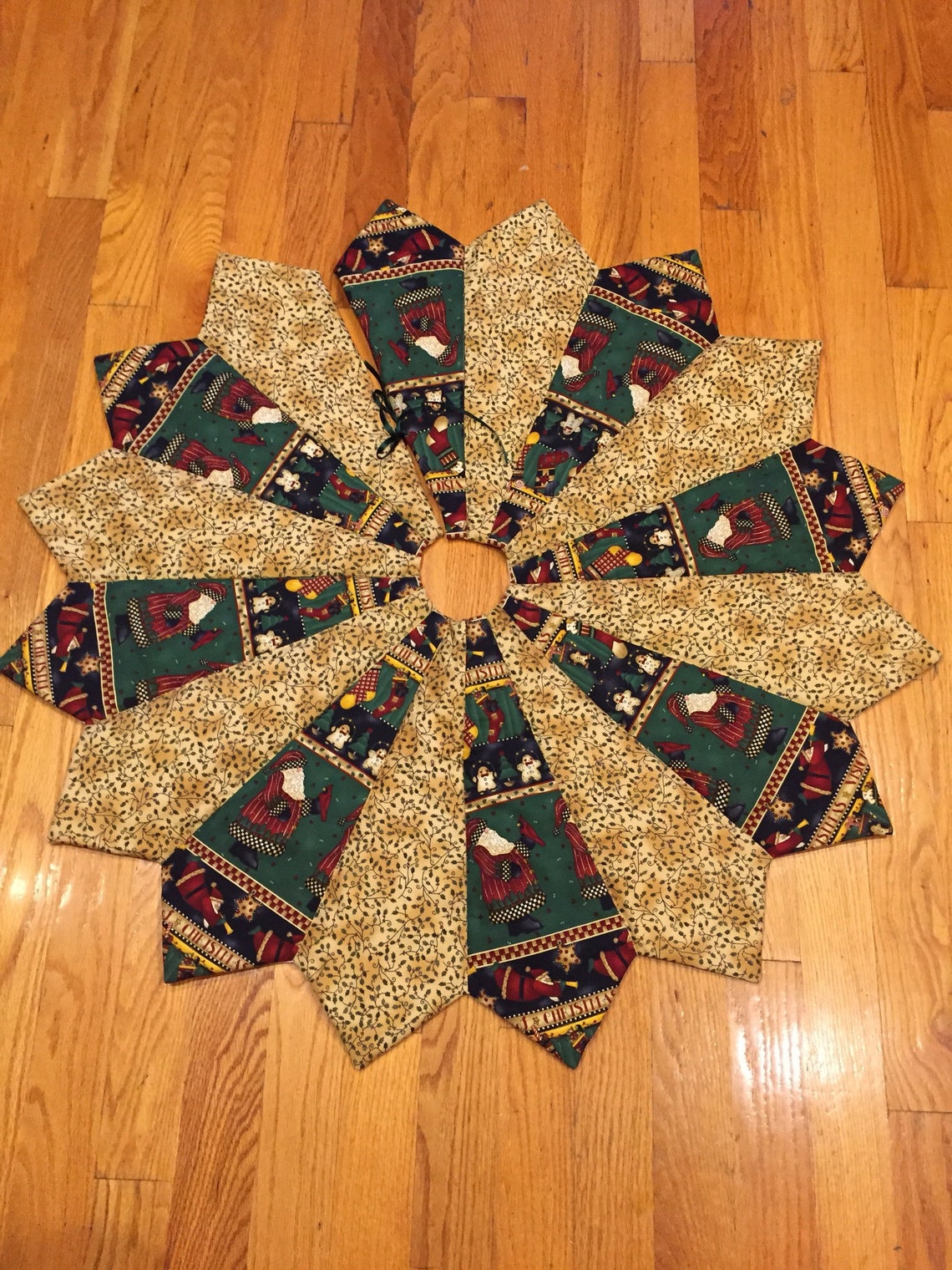 Gingerbread Christmas Tree Skirt 