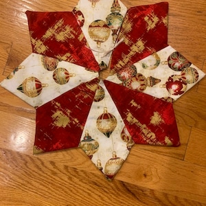 Kerstboomrok, diameter 11, 18, 22, 26, 29 of 36 inch, Victoriaans, crème, rood, goud, gewatteerd, ornamenten