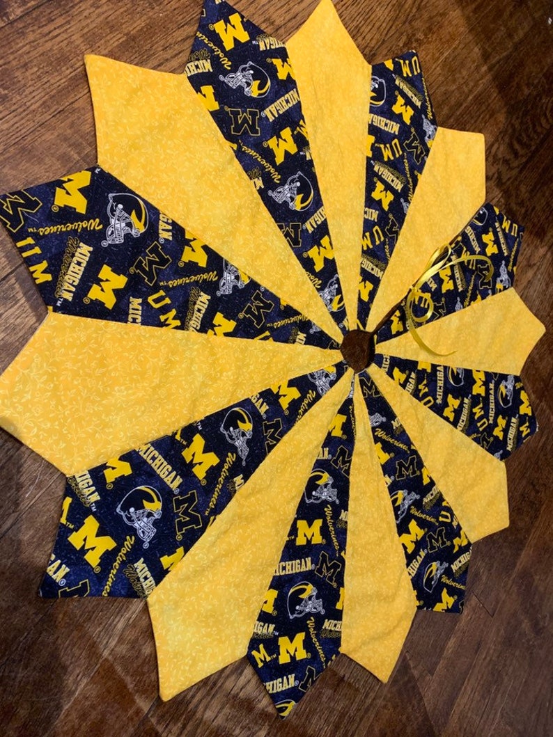 Christmas Tree Skirt, Tabletop , University of Michigan, Wolverines ...