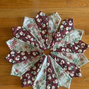 Christmas tree skirt, table top, snowmen, small, burgundy, snowman, quilted