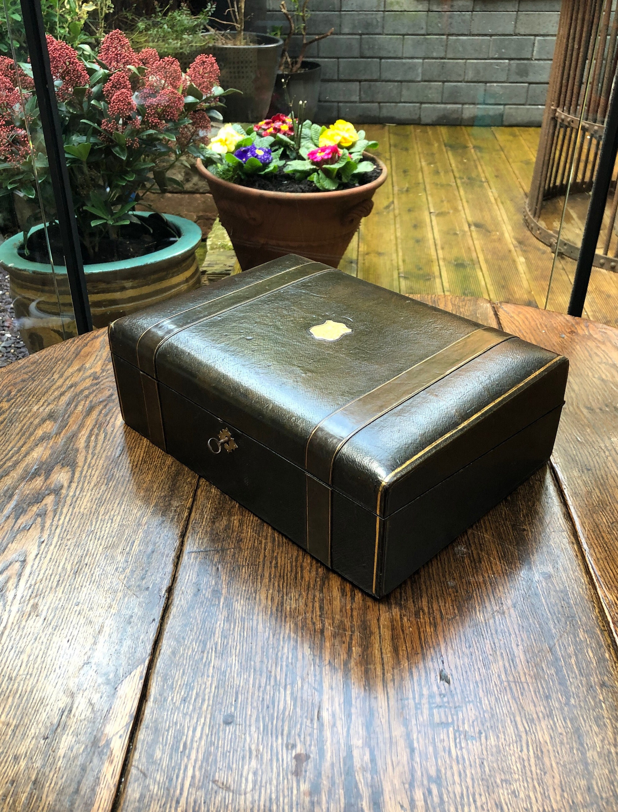 VINTAGE LEATHER 1900s W.H.SMITH LARGE SUITCASE