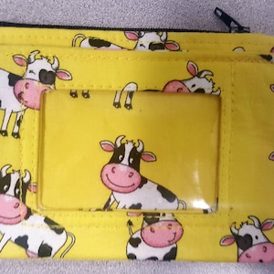 Monedero con llavero y estampado de vaca MooMoo súper lindo