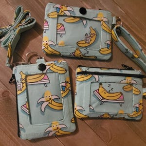 Monedero con cremallera y llavero con estampado de Going Bananas súper lindo