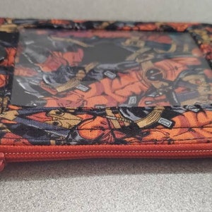 Monedero, llavero y cordón para la muñeca con estampado de Dead Man