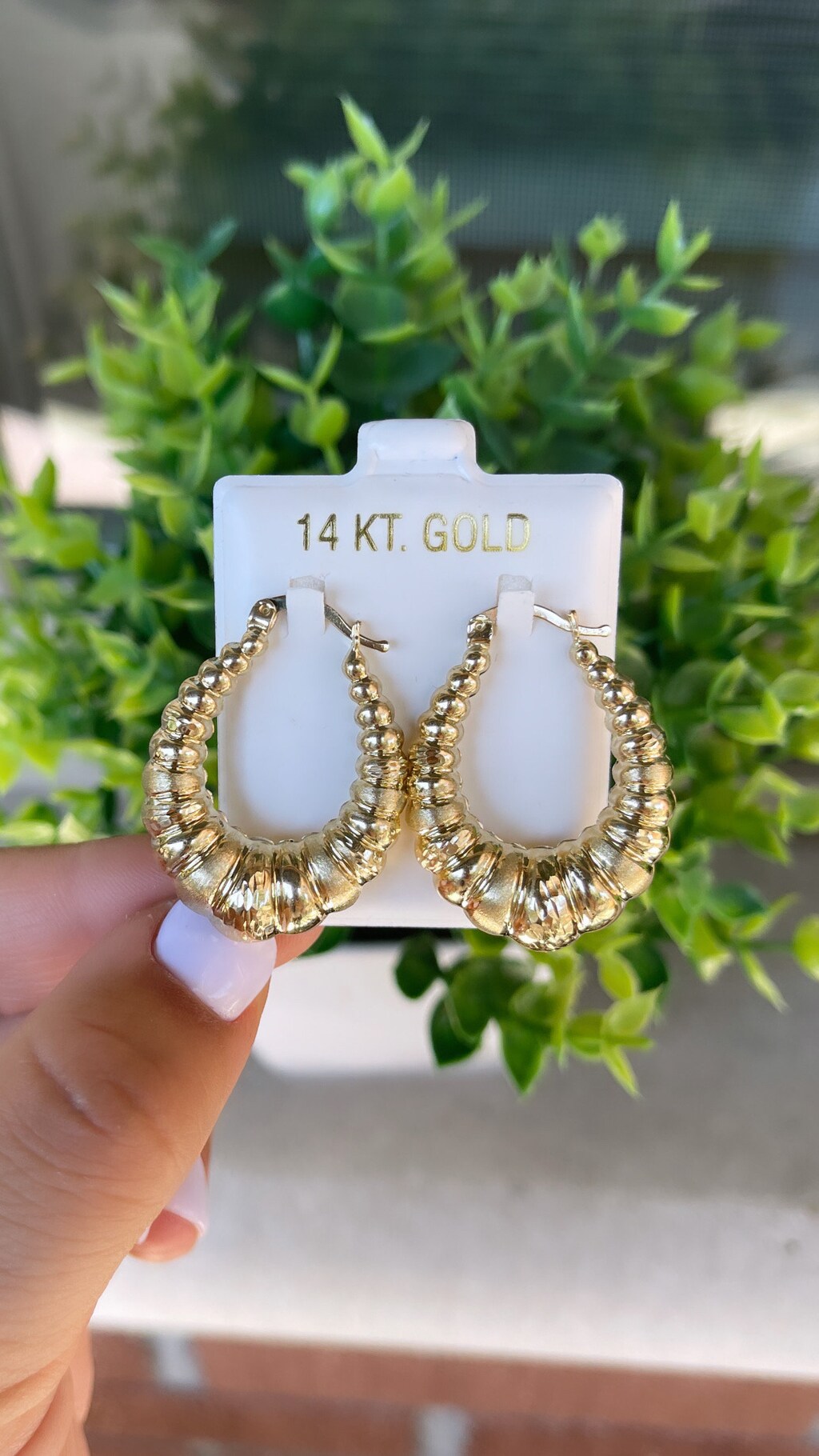 Orecchini A Cerchio Oro Giallo 14K - Forma Ovale Graduate, 24mm - Eleganti E Lucidi