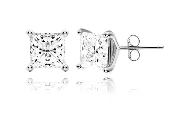 Orecchini Oro Bianco 14kt Quadrati Orecchini A Perno In Oro Bianco 14kt Con Zirconi Quadrati - Taglio Principessa, Chiusura A Farfalla Sky Q Platinum Orecchini Oro Bianco 14kt Quadrati Orecchini A Perno In Oro Bianco 14kt Con Zirconi Quadrati - Taglio Principessa, Chiusura A Farfalla Sky Q Platinum