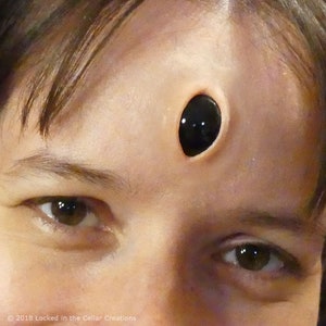 Wide Vertical Third Eye Prosthetic (latex), Forehead Gem or Extra Eye Prosthetic For Cosplay (Alien, Demon, Mutant, Rapper)