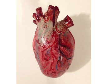 Realistic Human Heart, Romantic Horror Valentine's Day Gift, bloody creepy human organ