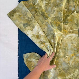 Handgefärbte Handtücher aus Bio-Baumwolle: 2er-Set Aquarell-Moos + Nebel