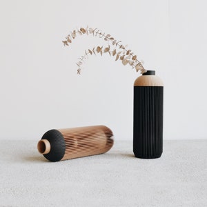 ONDE Vase - Minimalist wooden vase perfect for dried flowers