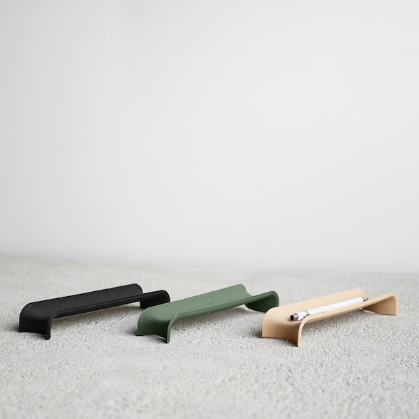 Minimalist pen holder VEJLE printed in wood - perfect to organize your desk and workspace