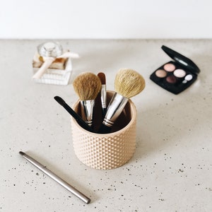 Makeup brush holder PIKO Original gift for her image 3