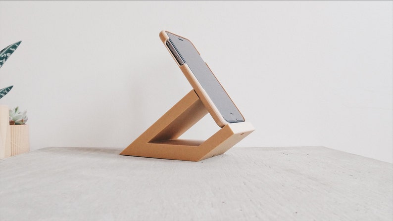 Stand / Dock iPhone 6 7 8 plus printed in 3d in Wood minimalist design Gift idea for her him image 1