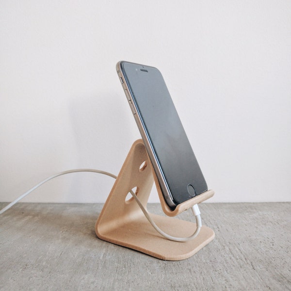 Minimalistisk 3D-stativdesign för iPhone 6/6s+, iPhone 7/7s, iPhone 8 och iPhone X, tillverkad av trä och bioplast.