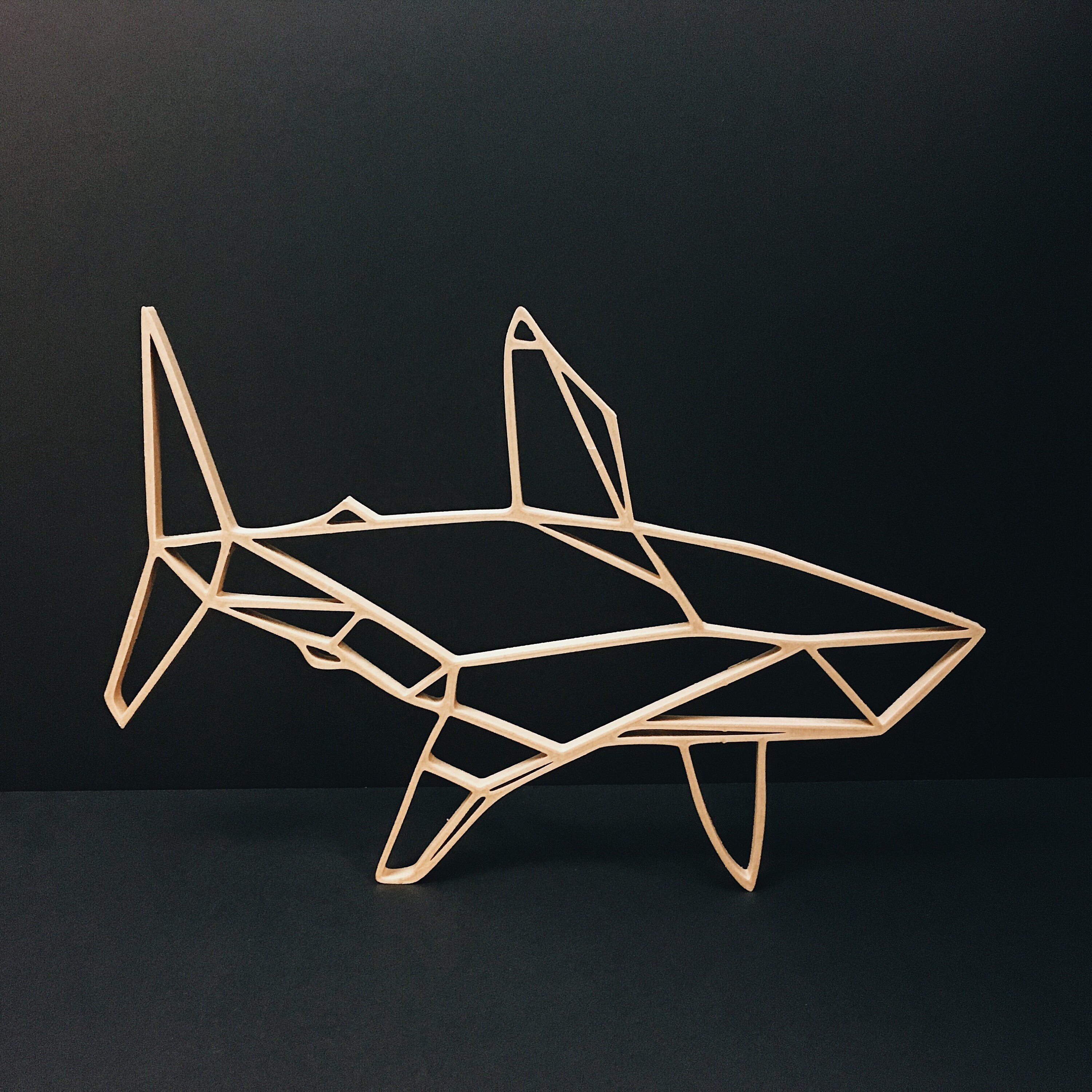 Trophée Requin Géométrique Bois Low Poly/Sculpture Murale
