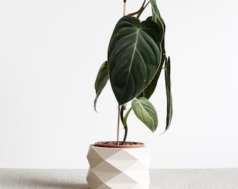 White wooden indoor planter, geometric and minimalist design house plant pot - Original handmade gift !