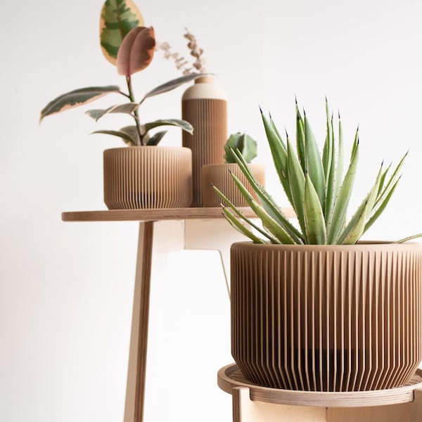 Grand cache-pot design bois PRAHA parfait pour plantes vertes - Cadeau original amoureux des plantes