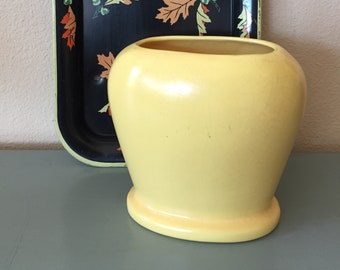 Vintage Yellow Pottery Vase - Soft Yellow Oval Vintage Vase - Vintage Yellow Vase