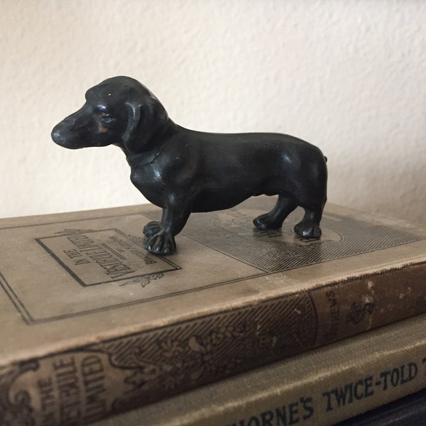 figurine vintage Dachshund - vintage Metal Dachshund - Figurine Dachshund