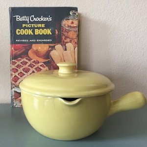 Vintage Bake Oven USA Yellow Casserole Dish with Lid