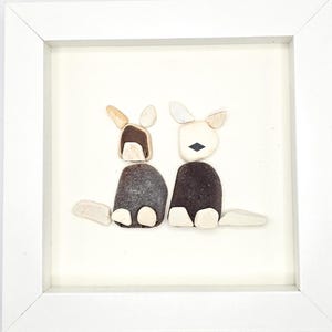 Arte de perro en vidrio marino: Decoración costera enmarcada (5x5)