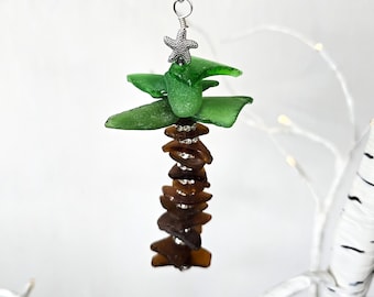 Oryginalna ozdoba w kształcie palmy ze szkła morskiego: nadmorski wystrój świąteczny