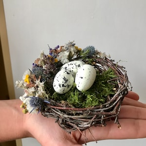 Easter decor, nest, natural material, easter table decoration.