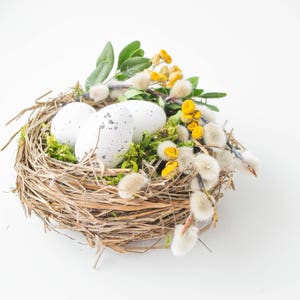 Easter decor, nest, natural material, easter table decoration.