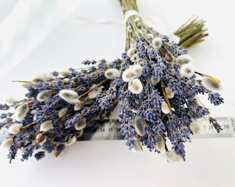 Fragrant Lavender Bouquet with Dried Fluffy Cats
