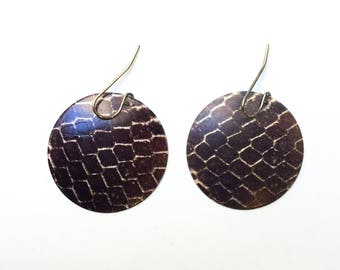 Vintage Snakeskin Pattern Earrings - Fran Drescher jewelryz vintage disk earrings, animal print circle earrings, vintage brown earrings