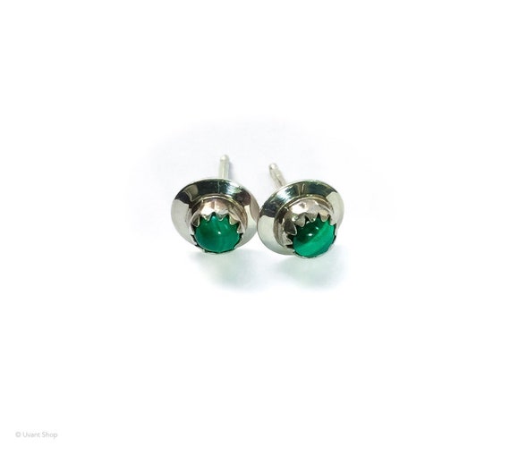 Small Malachite Stud Earrings sterling silver - zu