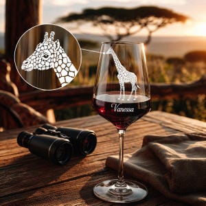 Personalised Giraffe Engraved Glass: Unique Choice of Wine, Whisky, Beer, Gin or Coaster for Best Friend, Sister and Family Giraffe Lovers