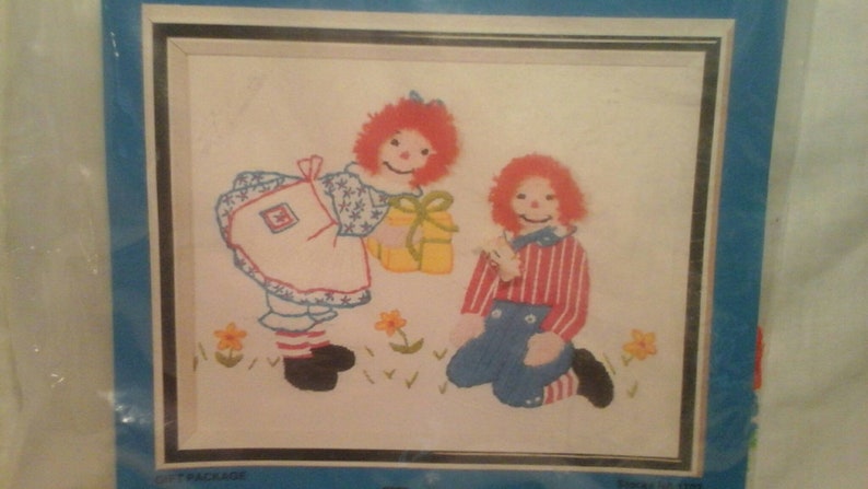 Raggedy Ann /& Andy Crewel Kit Gift Package Sew Simple